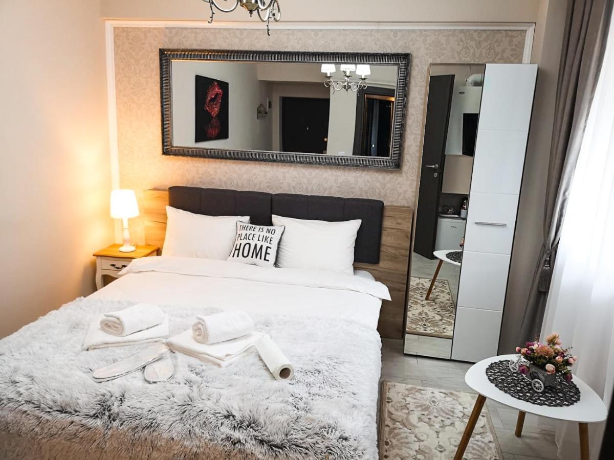 Yns Apartaments Iasi Ngoại thất bức ảnh